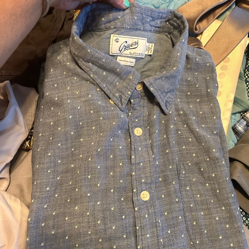 Men’s button down short sleeve
